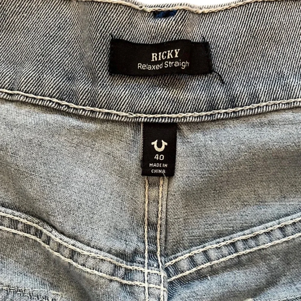 True Religion Mens Ricky Relaxed Straight Denim Shorts Light Breezy Wash 40‎ NWT